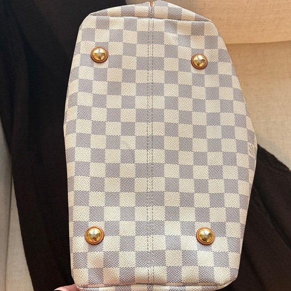 Louis Vuitton Damier Azur Tote - Cream and Tan - Picture 4 of 9